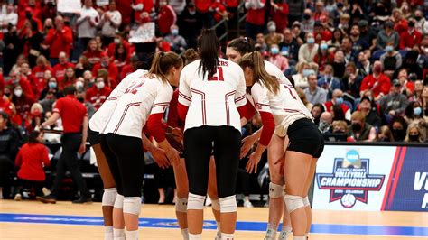 wisconsin volleyball celebration leaked|Leaked photos of Wisconsin womens volleyball team originated。